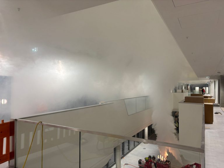 Heißrauchversuch in Atrium